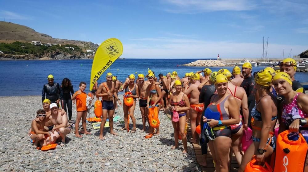 Els participants han recorregut nedant prop de 8 Km de 5 itineraris marins de l’Alt Empordà