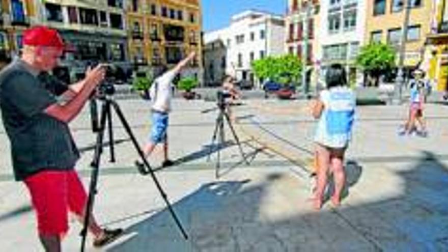 Graban un espot en la ciudad para promocionar la apertura de Decathlon el próximo 30 de agosto