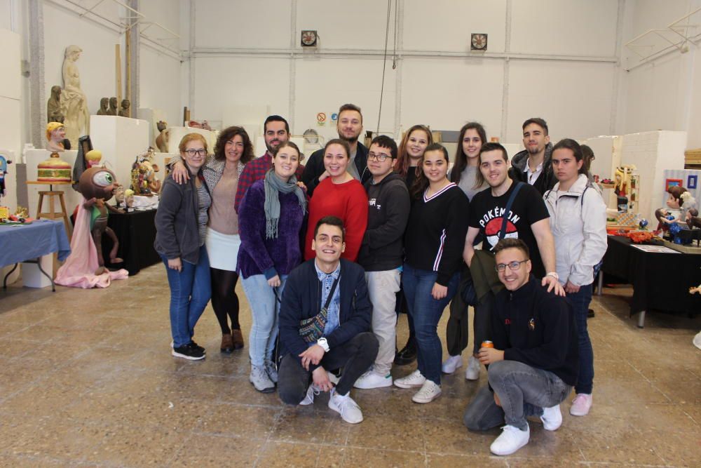 Y los alumnos de segundo curso exhibieron sus trabajos, en la recta final de su formación. Estos son los futuros artistas y éstas sus obras.