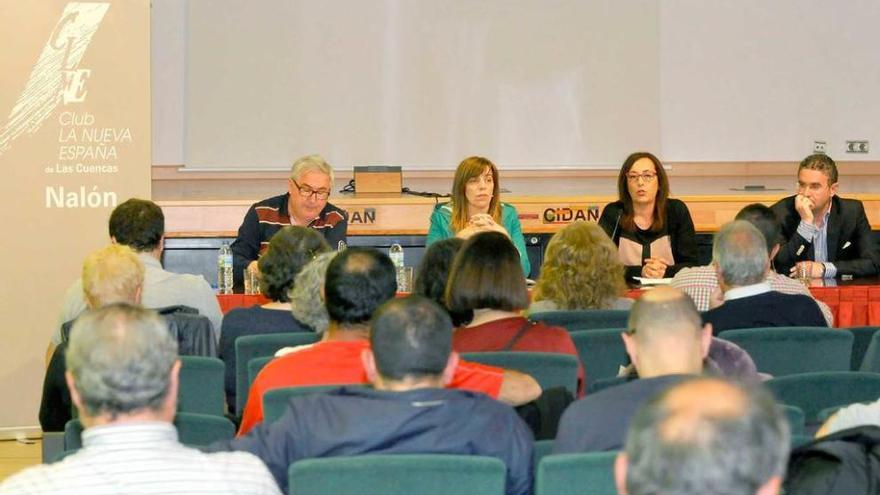 Por la izquierda, Francisco Trinidad, Silvia Martínez, coordinadora del Club LA NUEVA ESPAÑA en las Cuencas, Rosa Campal y Luis Benito García.