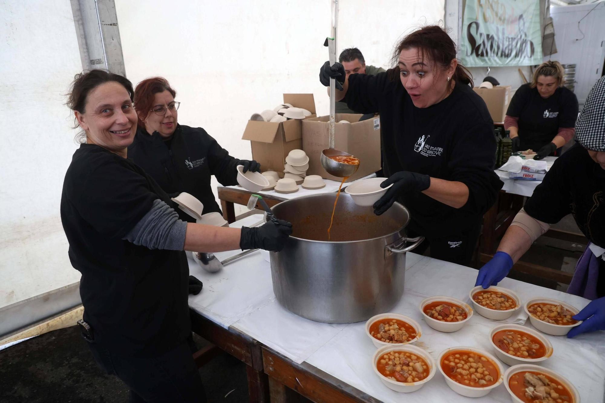 Así se vivió el día grande del San Martiño de O Grove, deslucido por la amenaza de temporal.