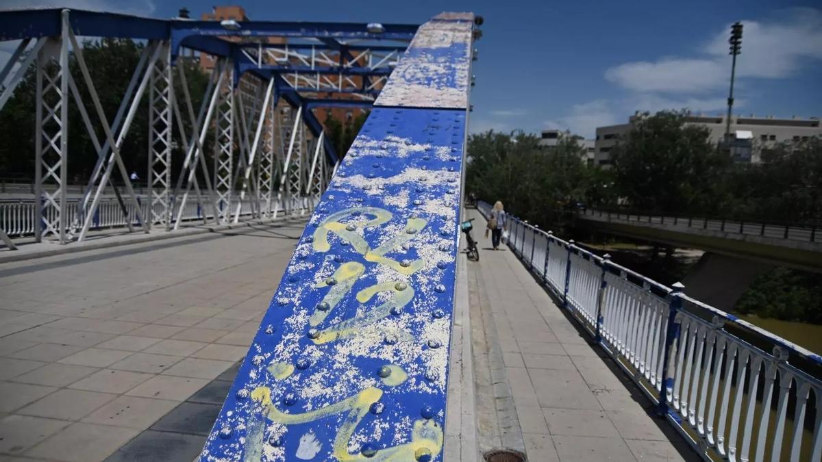 Estado actual del puente de Hierro en Zaragoza.