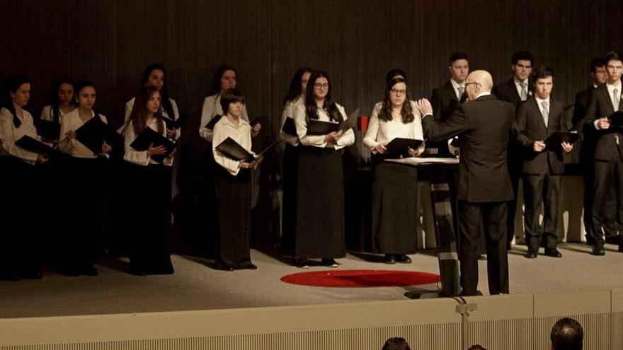 Actuación del Joven Coro de la Fundación, en Gijón