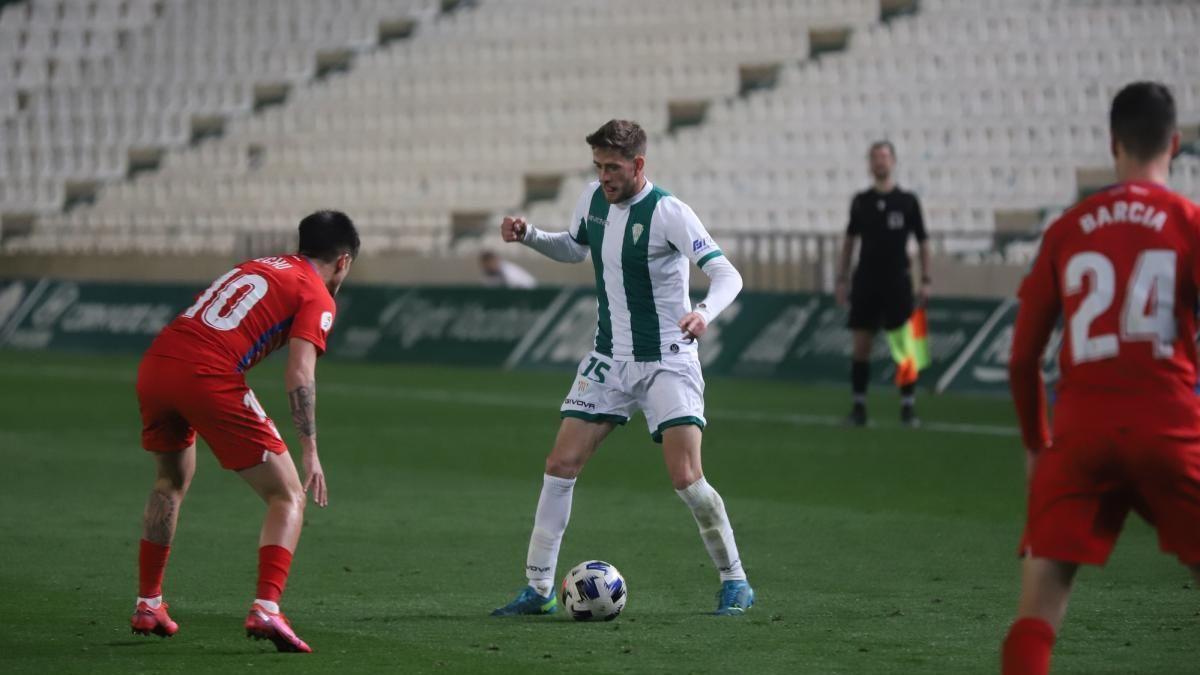 Nahuel Arroyo, durante un encuentro del Córdoba CF, esta temporada.