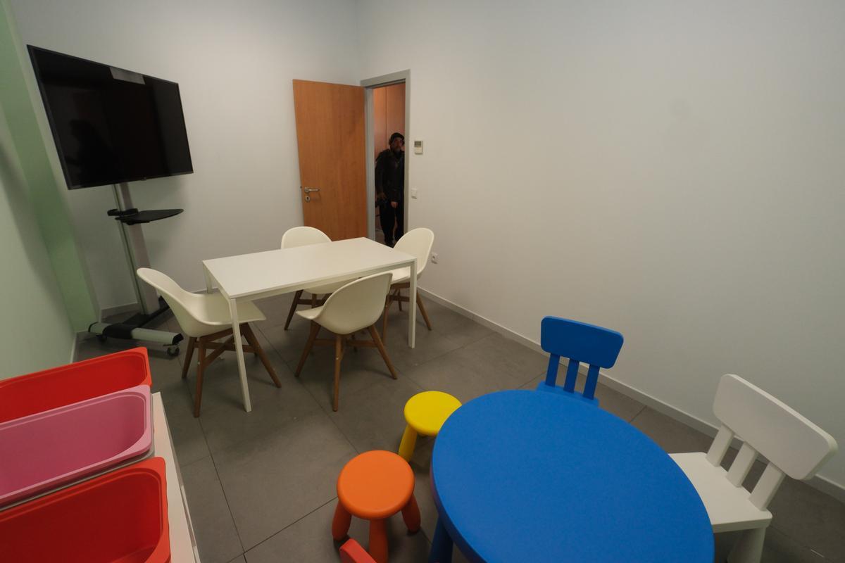 Sala Gessel, destinada a los menores para que realicen sus declaraciones en un espacio adecuado y adaptado a su edad.