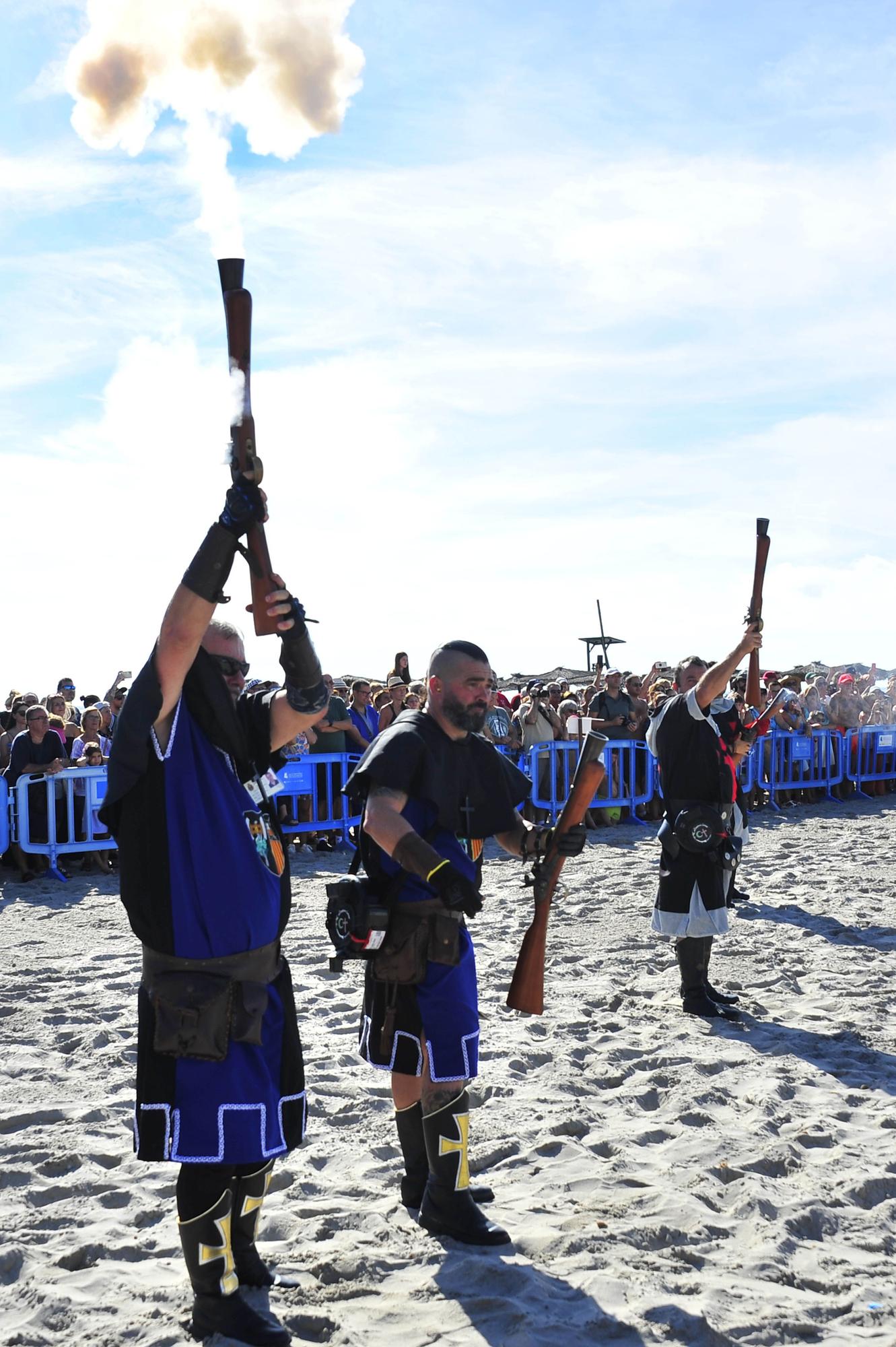 FIESTAS SANTA POLA. Asalto moro en la playa de Levante.