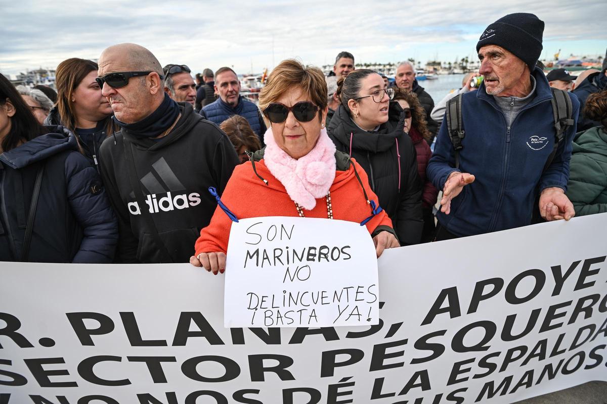 La flota pesquera alicantina amarrada contra las últimas exigencias de la Unión Europea