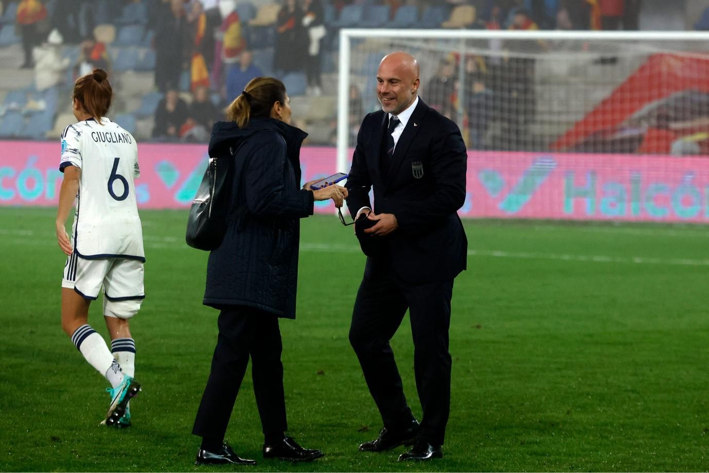 La afición se vuelca con las campeonas del mundo