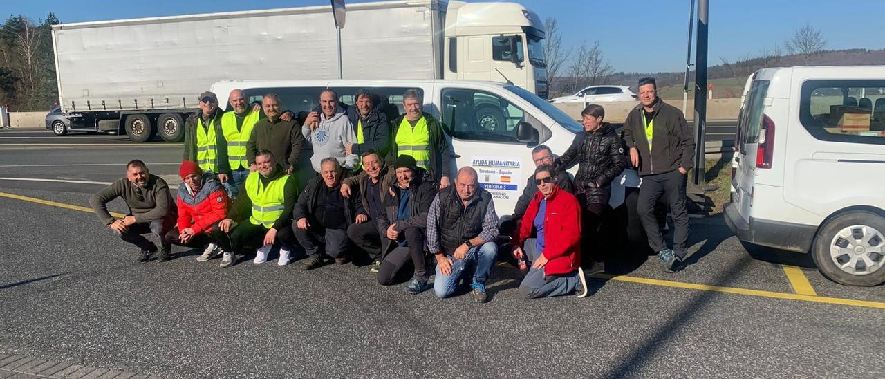 El grupo que viajó con furgonetas en el primer viaje a Polonia.