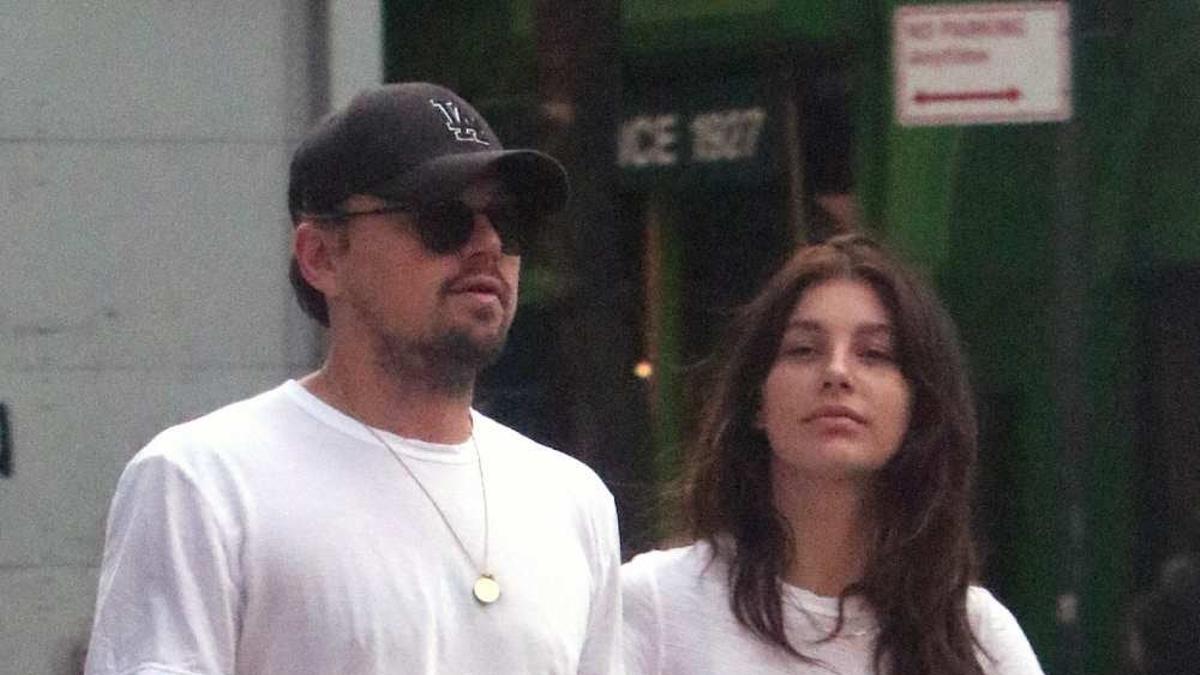 Leonardo DiCaprio de la mano de Camila Morrone