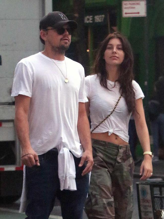 Leonardo DiCaprio de la mano de Camila Morrone