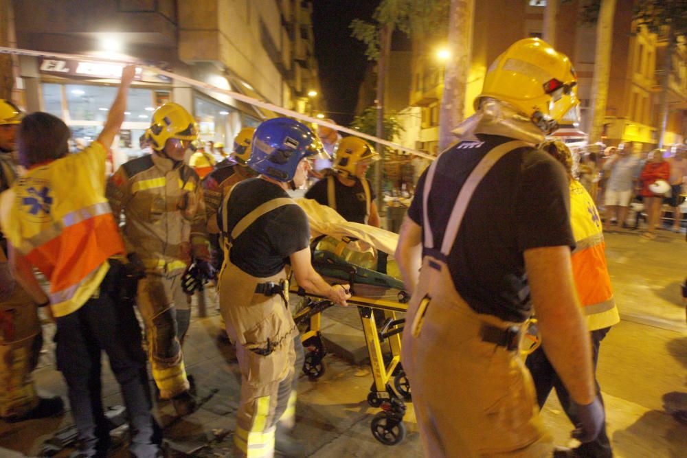 Un cotxe perd el control i atropella nou persones d'una terrassa de Girona