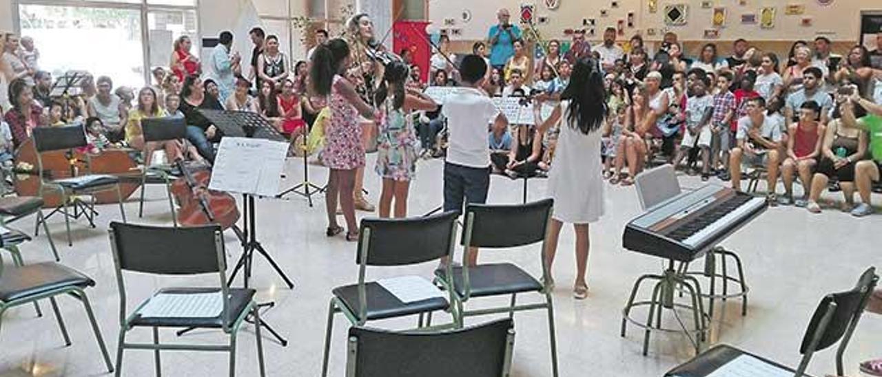 Concert de fi de curs a Son Canals, una activitat oberta a les famílies.