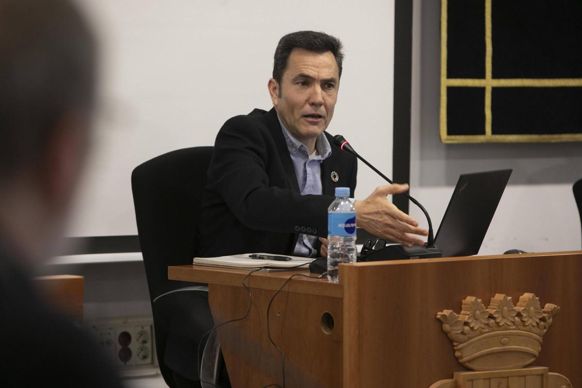 Pere Antoni Chordà, en un pleno de Canet d’en Berenguer.