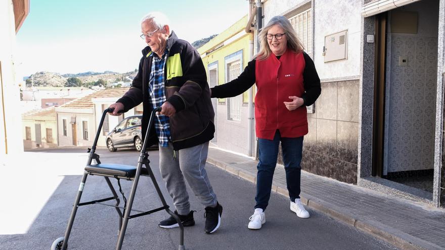 Petrer revoluciona la asistencia en casa de personas dependientes con la incorporación de una terapeuta