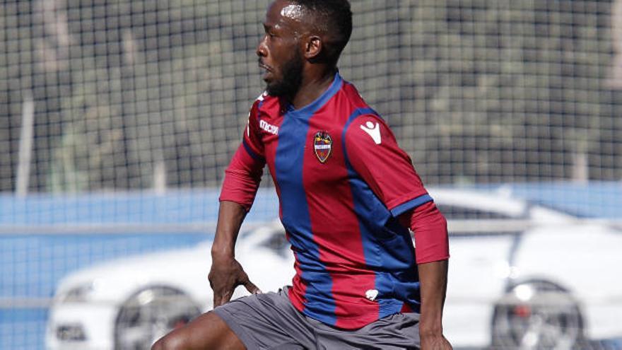 Fahad, en el amistoso ante el UFA ruso, único partido que ha jugado hasta ahora con el Levante UD.