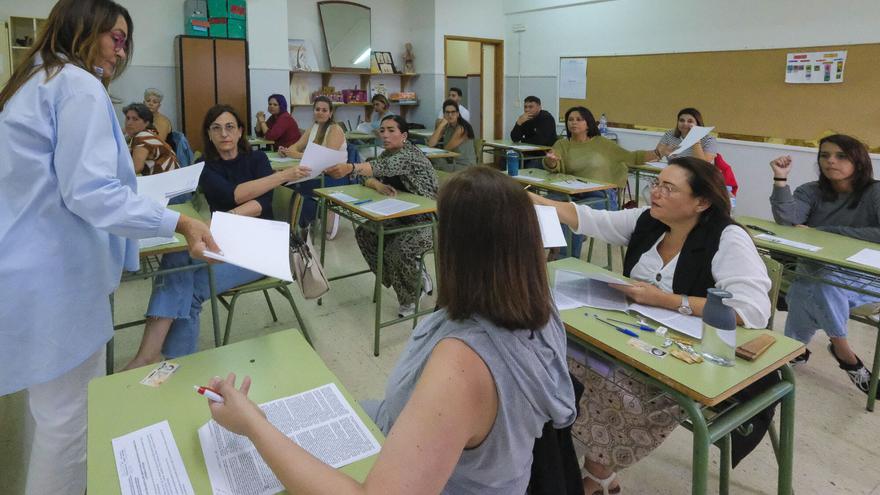 Canarias convoca más de 2.500 plazas en la nueva OPE de Sanidad: estas son las claves para los opositores