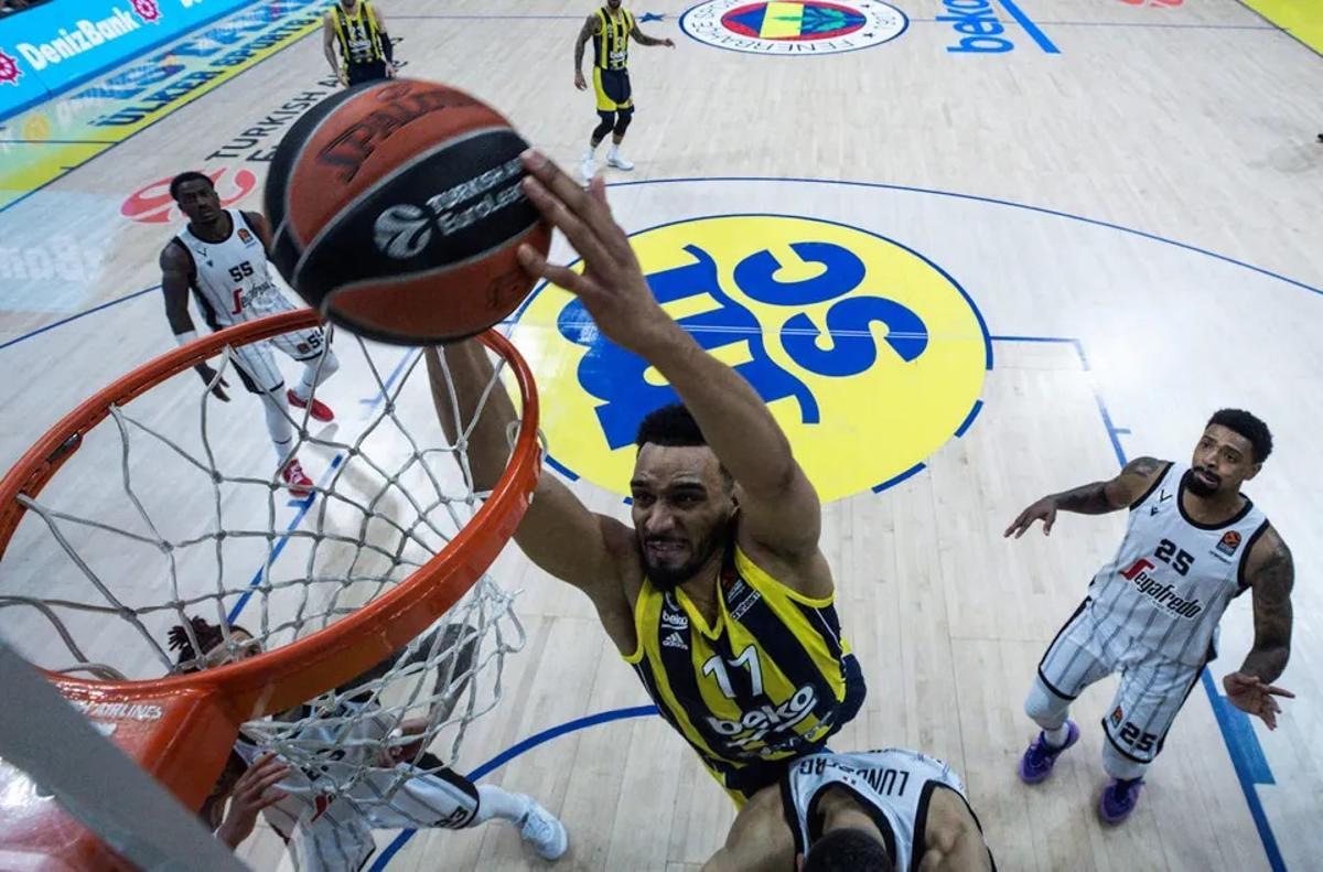 Amine Noua llegó a jugar Euroliga con el Fenerbahçe.