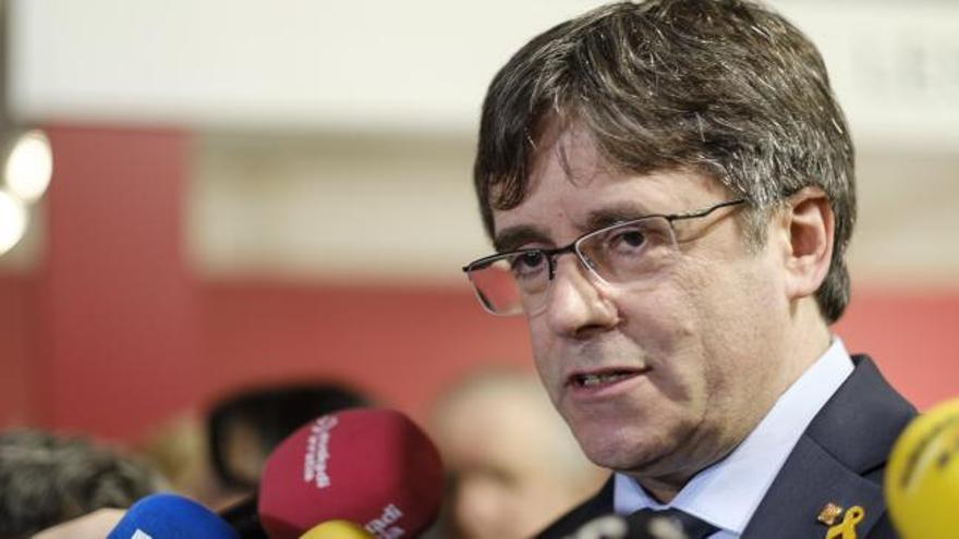 Puigdemont buscó en China financiación para la DUI