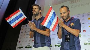 El defensa i el centrecampista coincideixen sobre Cesc i afirmen que continuarà al Barça.