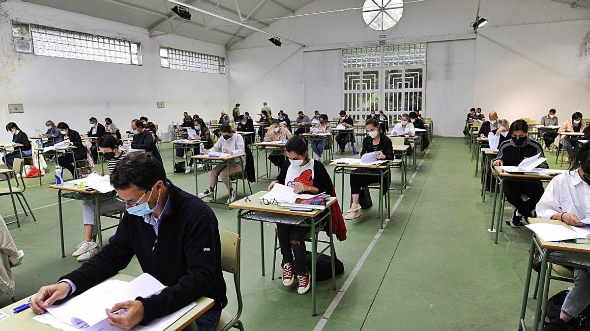 Opositores durante un examen, el año pasado.