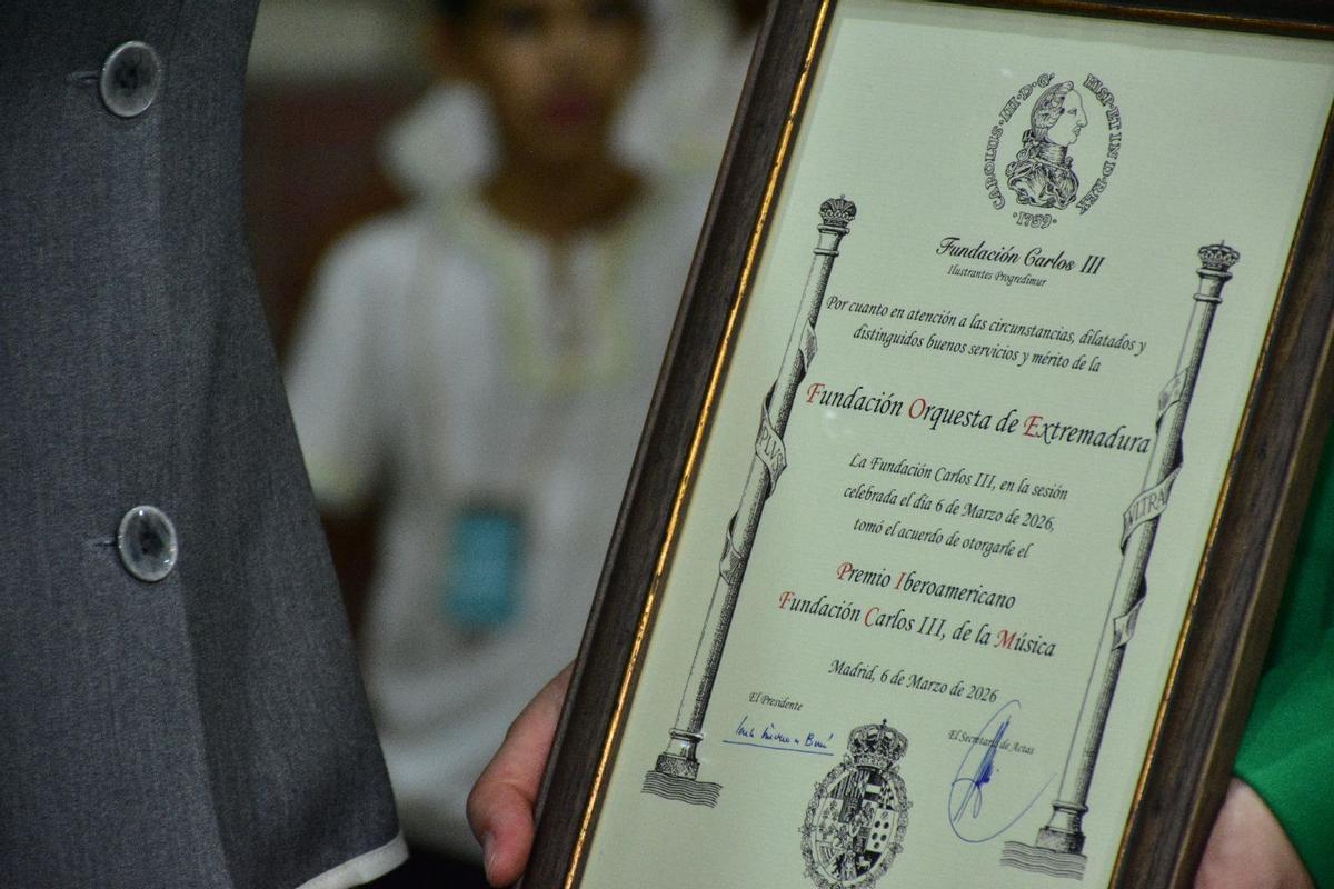 Galardón entregado por la Fundación Carlos III a la Fundación Orquesta de Extremadura.