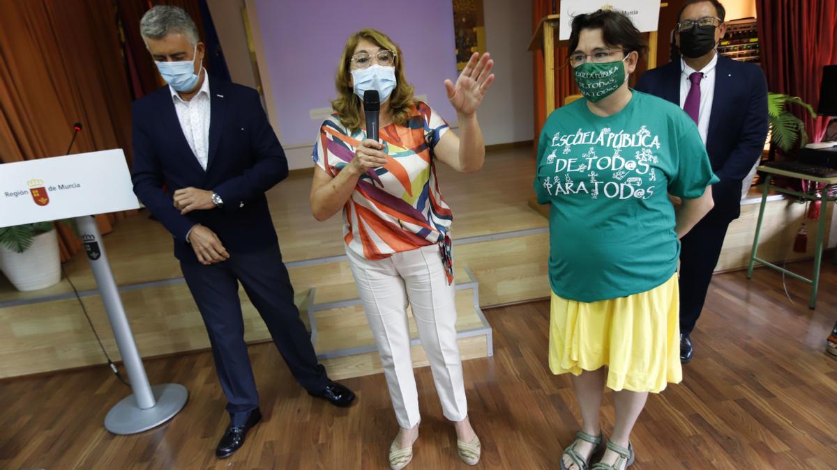 Mabel Campuzano y Jesús Pellicer durante el acto de presentación del nuevo curso escolar