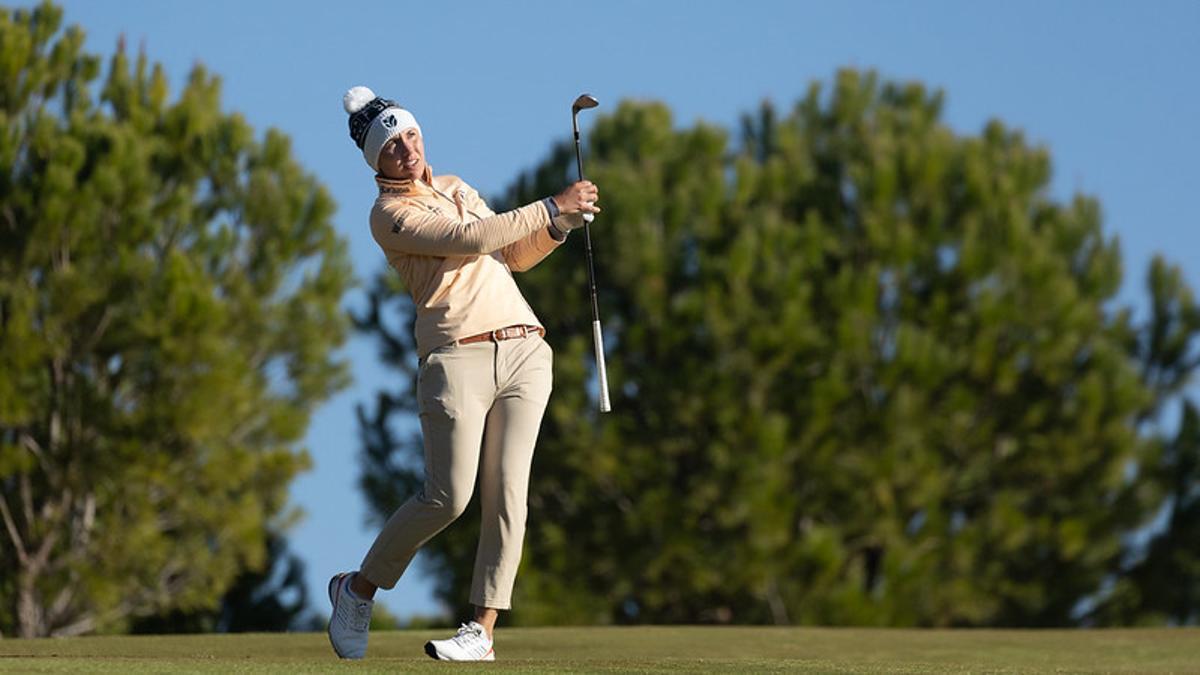 Carlota no supo aprovechar el tropiezo de la líder y acabó a ocho impactos de la tailandesa Cheengab