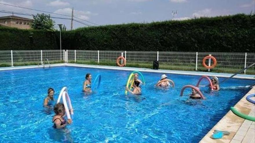 El pequeño pueblo de Zaragoza que esconde una piscina municipal donde comer los mejores chips de torrezno de Aragón: "Un lugar con comida excelente y buenas vistas"