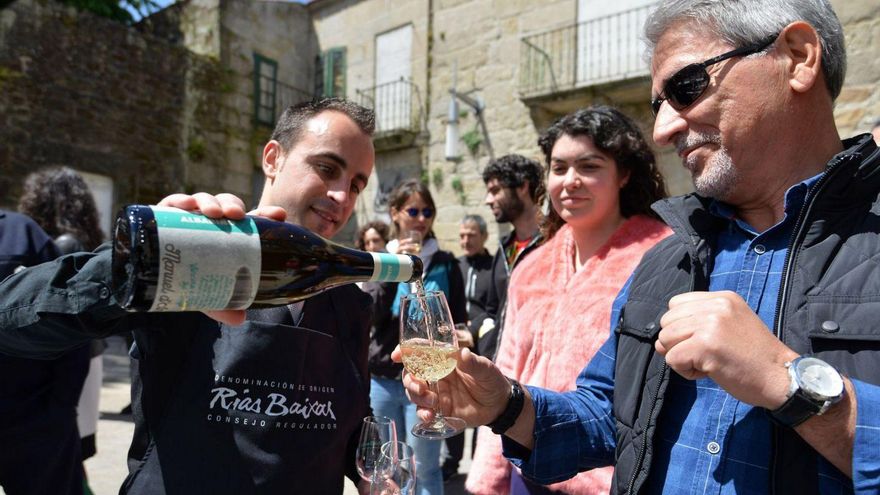 Degustación de vino con DO Rías Baixas en un evento del Consello Regulador. | Gustavo Santos