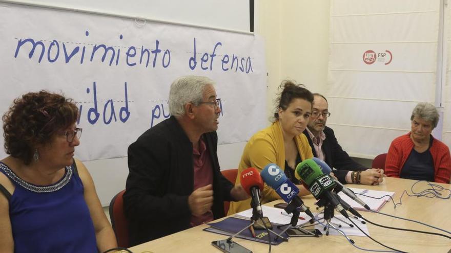 Los portavoces del Movimiento en Defensa de la Sanidad Pública, ayer en su comparecencia en Zamora.