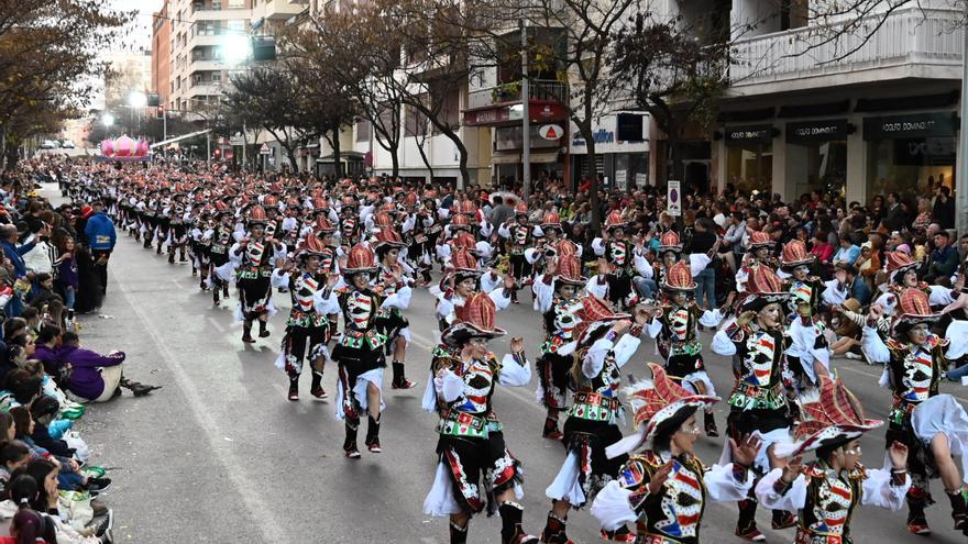 GALERÍA | Así fue el histórico desfile de comparsas del Carnaval de Badajoz 2023
