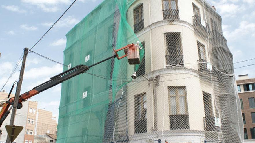 La antigua pensión La Mundial, en Hoyo de Esparteros, donde se proyecta el hotel.