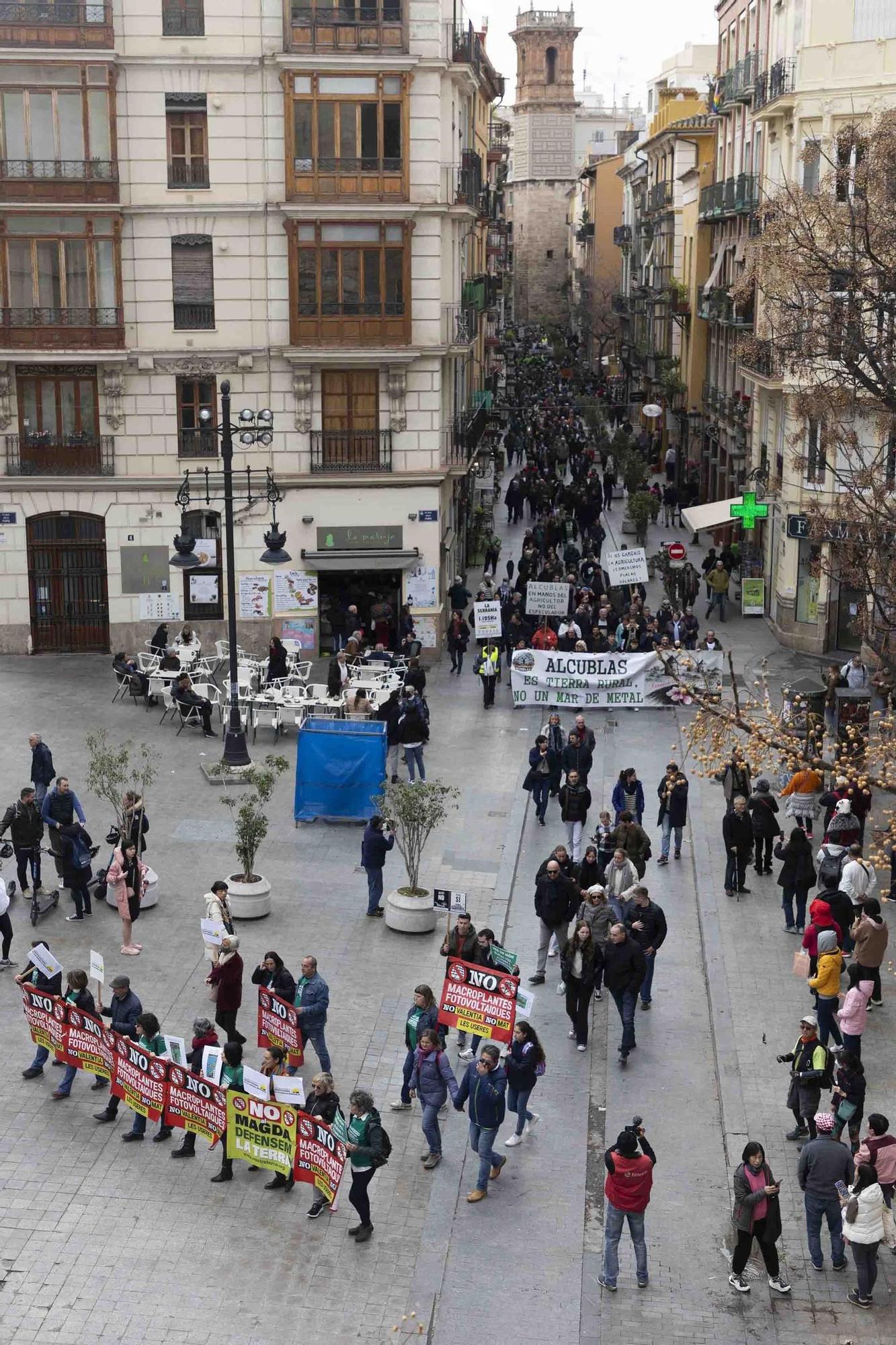 Manifestación contra el modelo de renovables en València