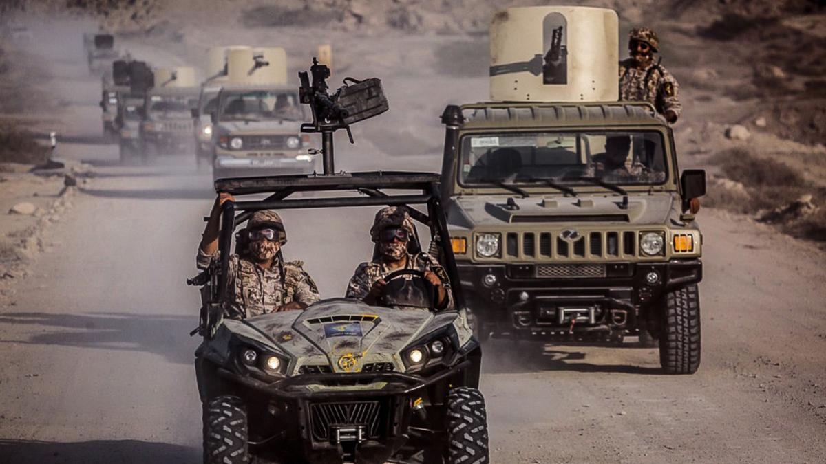 Vehiculos de la guardia revolucionaria de Irán, en unas maniobras