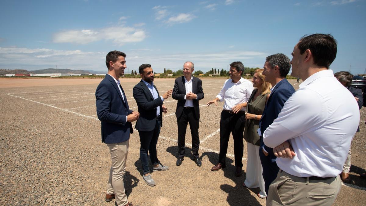 Mazón asegura que la Generalitat trabaja para "acelerar" los plazos de la gigafactoría de Sagunt - Levante-EMV