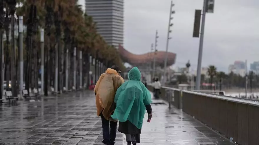 Suspendida la actividad educativa y se restringe la movilidad en cinco comarcas catalanas por la previsión de fuertes lluvias