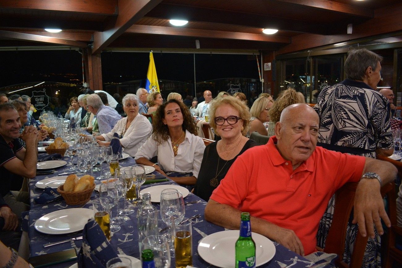 Los exjugadores de la UD Las Palmas celebran la tradicional cena de Navidad