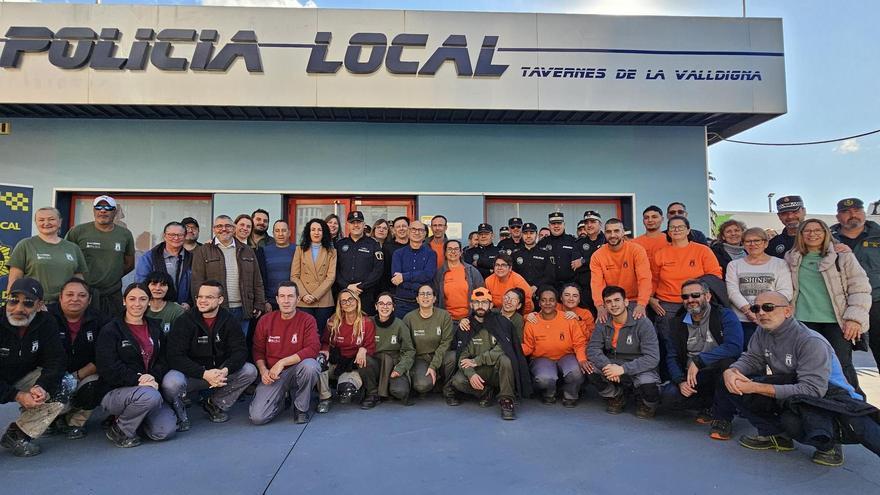 La foto de familia de todos los presentes en el acto de este viernes