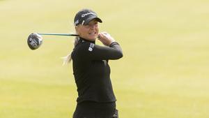 Hull lidera el Open Británico femenino en Saint Andrews