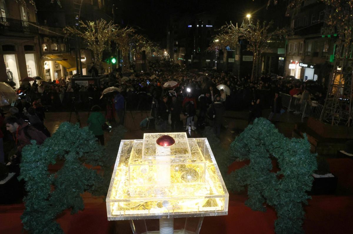 Vigo enciende la Navidad más grande de su historia ante miles de personas
