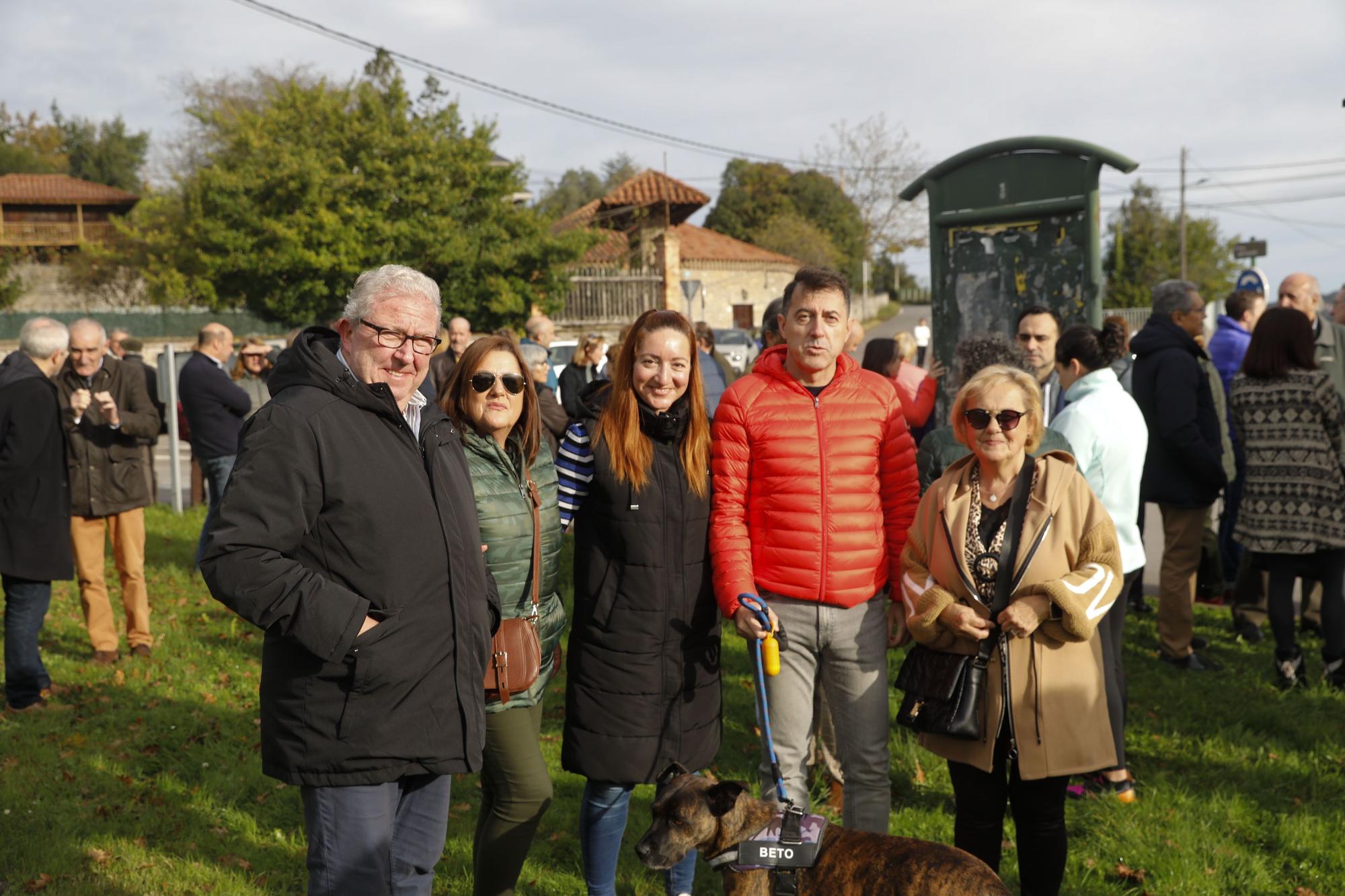 En imágenes: Los vecinos de Castiello vuelven a concentrarse ante la oleada de robos