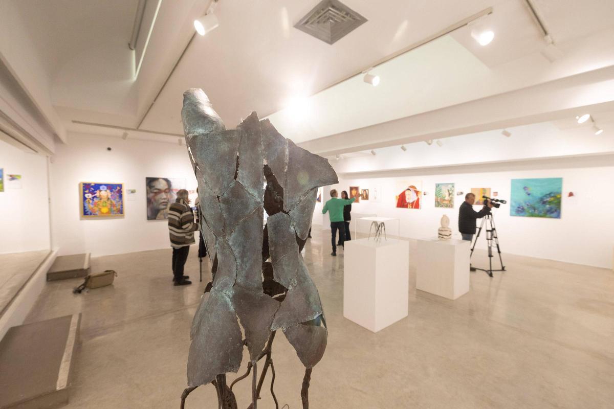 Todas las imágenes de la exposición de artistas de Ibiza