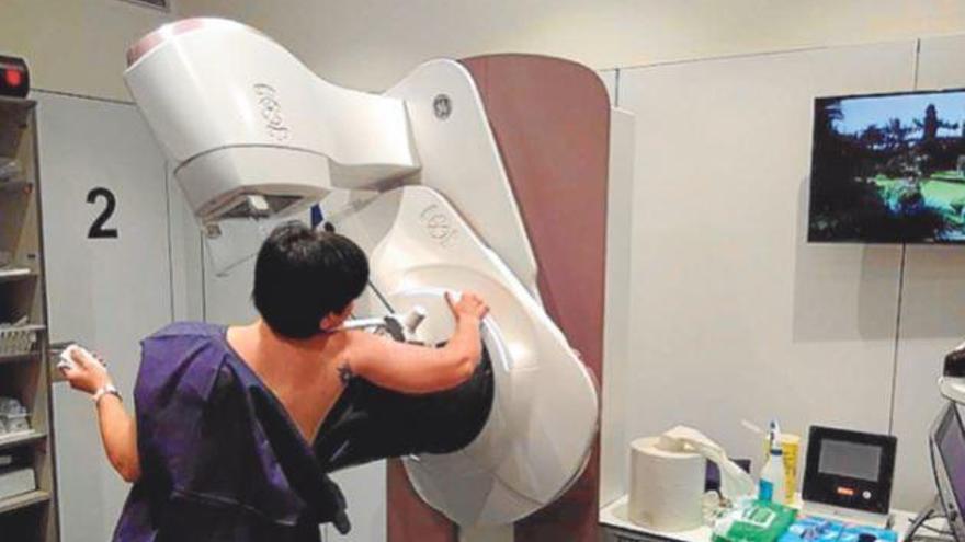 Les dones ja es poden fer mamografies amb menys dolor, radiació i ansietat