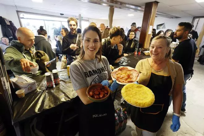 Comida, vino y mucha música: así se vive el San Blas en Vigo