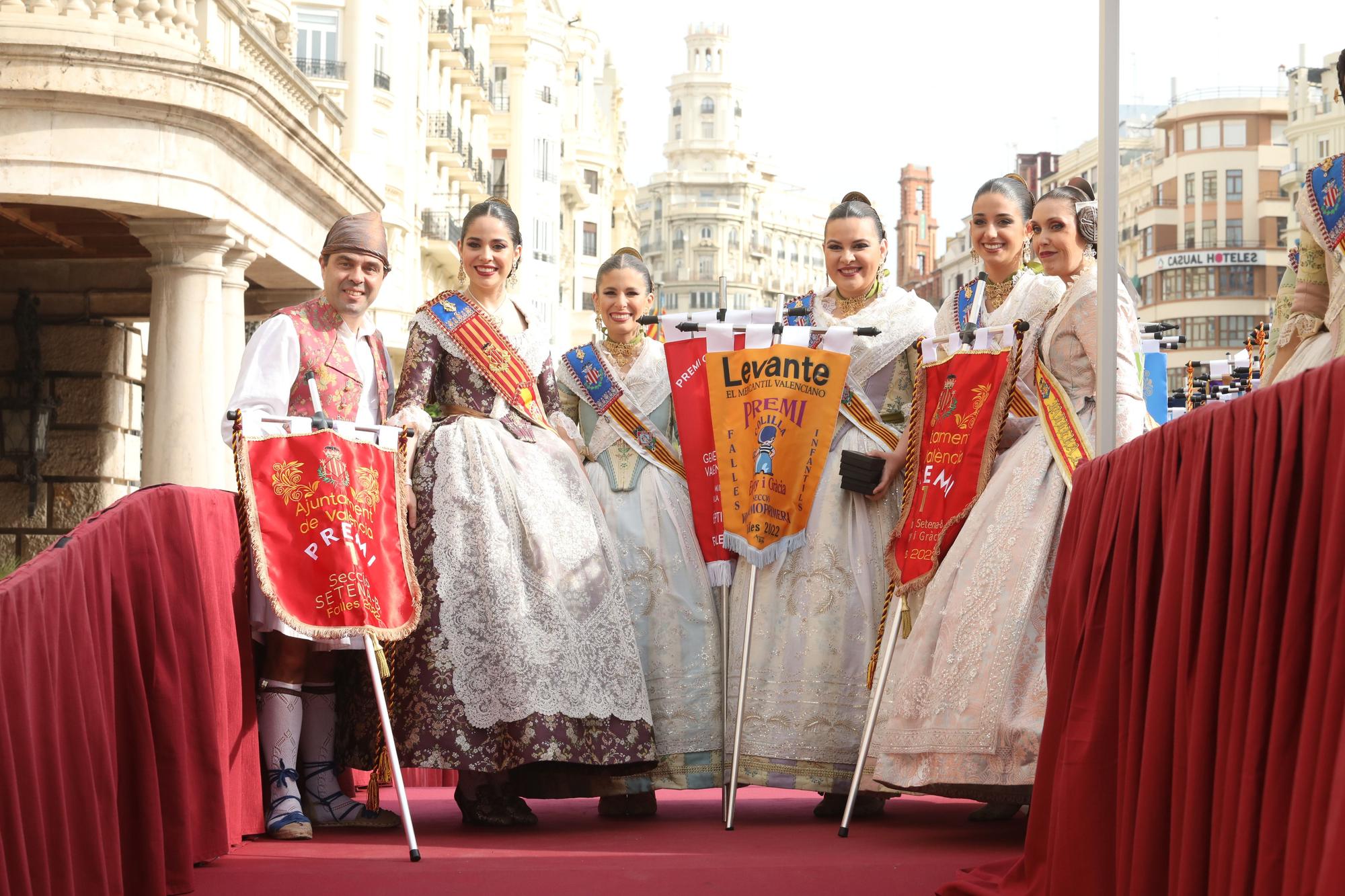 Entrega de los premios de las Fallas 2022 a las comisiones (I)