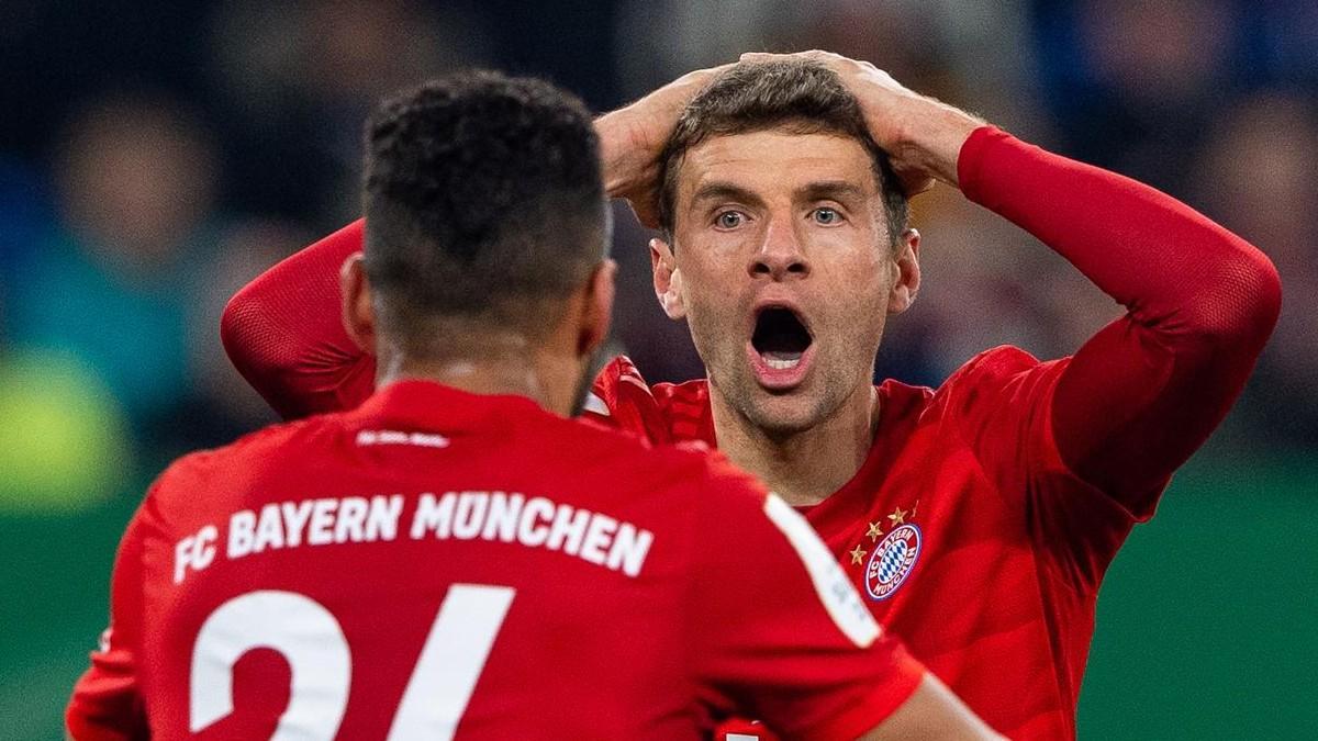 Thomas Müller se lamenta durante un partido con el Bayern Múnich