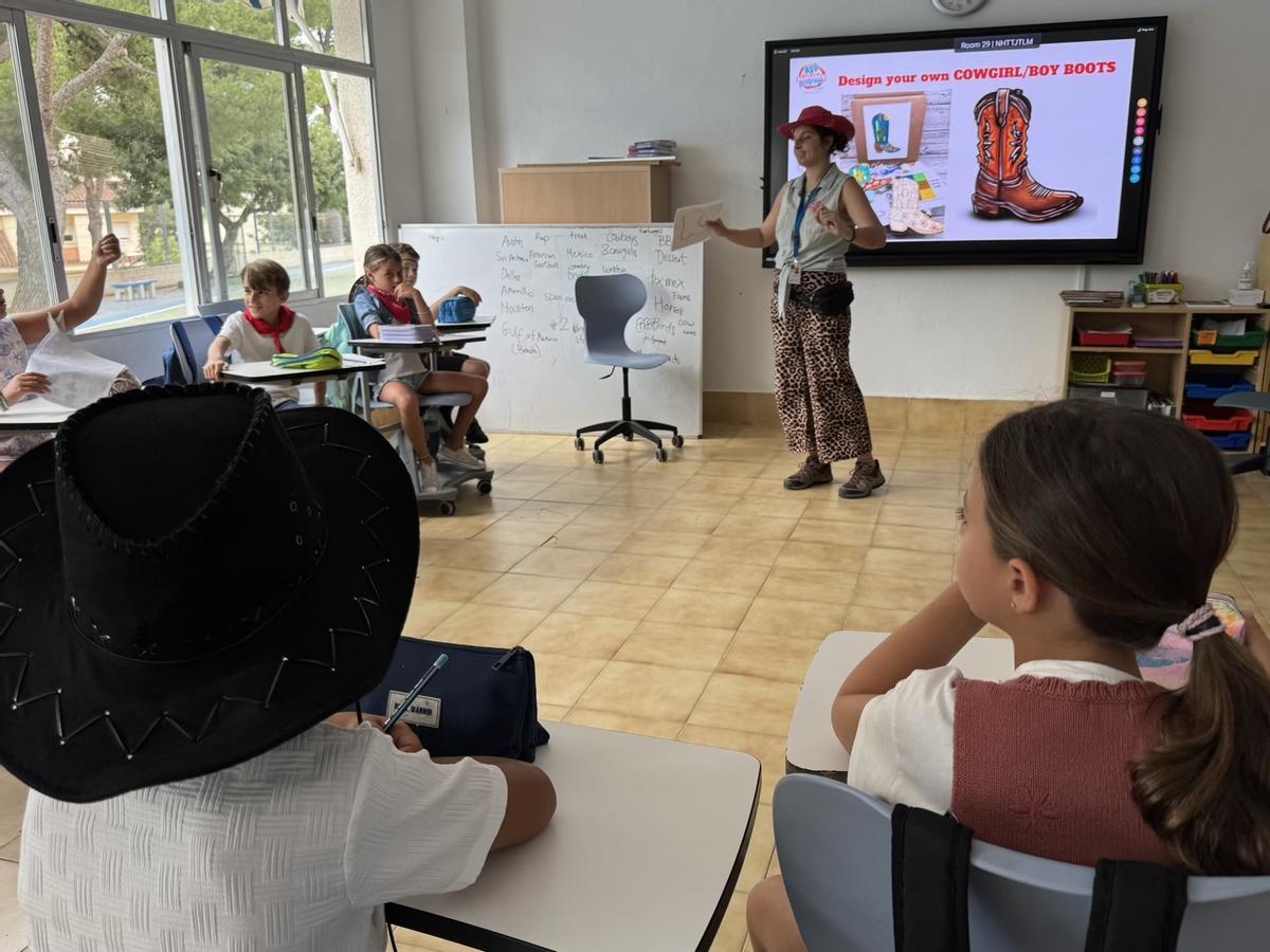 Cada semana, el campamento “viaja” simbólicamente a un estado diferente de Estados Unidos.