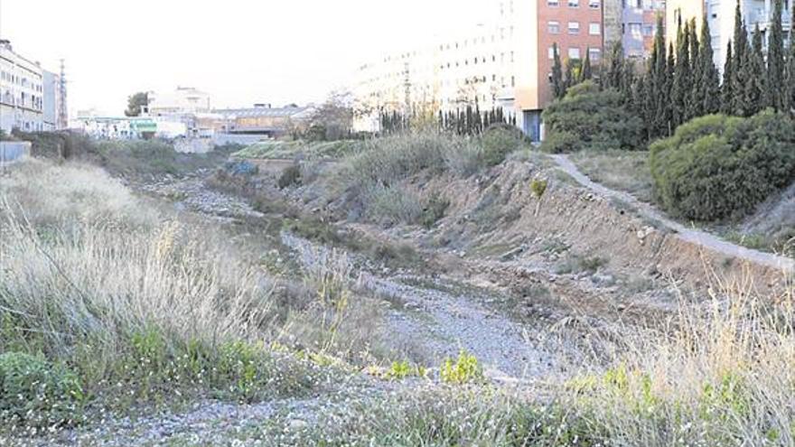 Recogen firmas para que el puente del río Seco sea solo ciclopeatonal