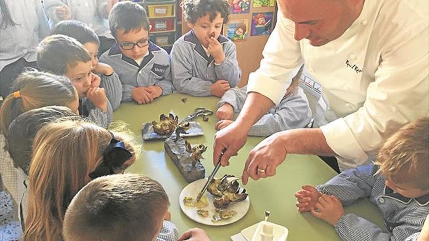 Un chef ‘estrella’ revela sus trucos a escolares
